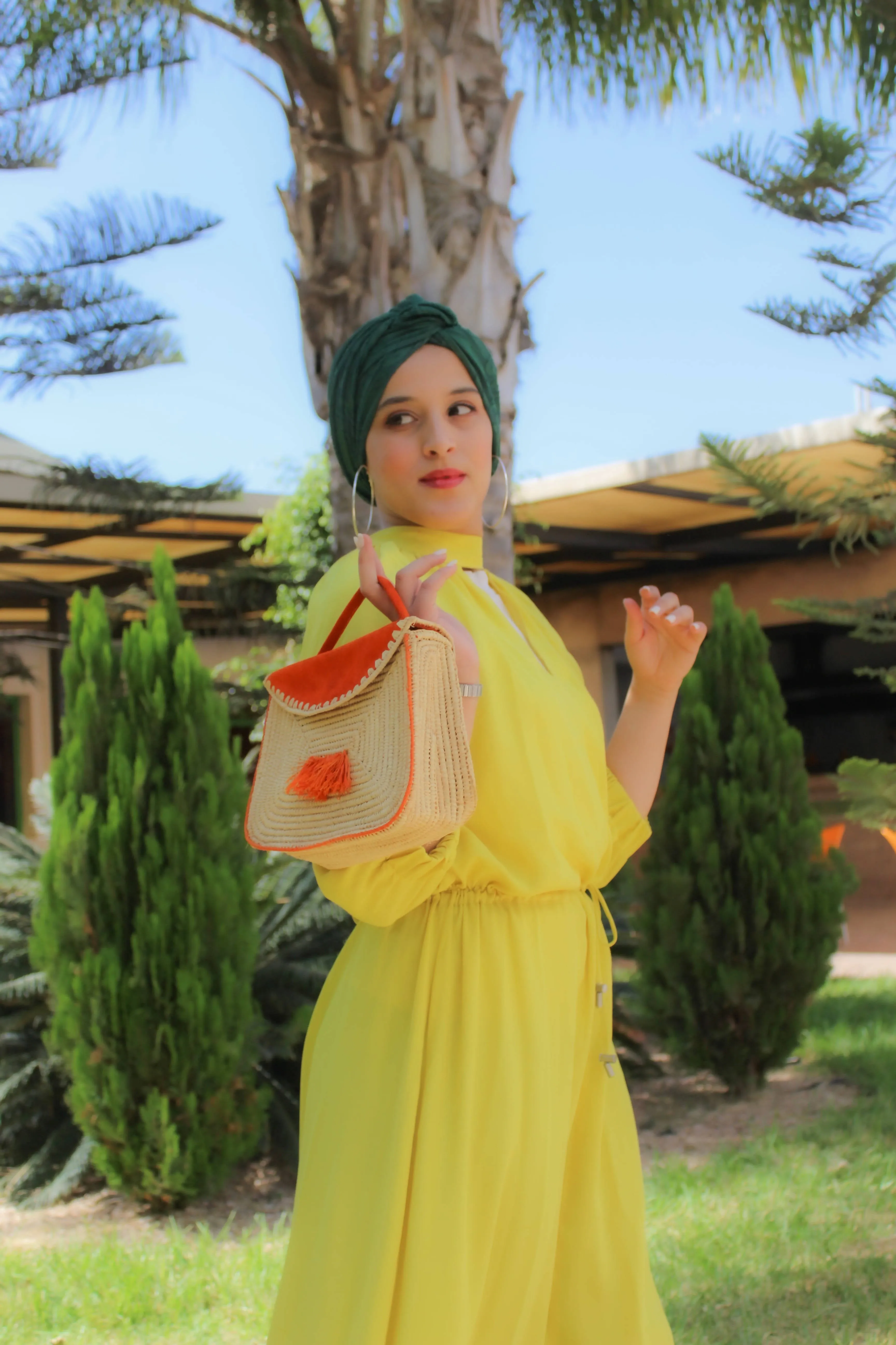Raphia Handbag with Closure