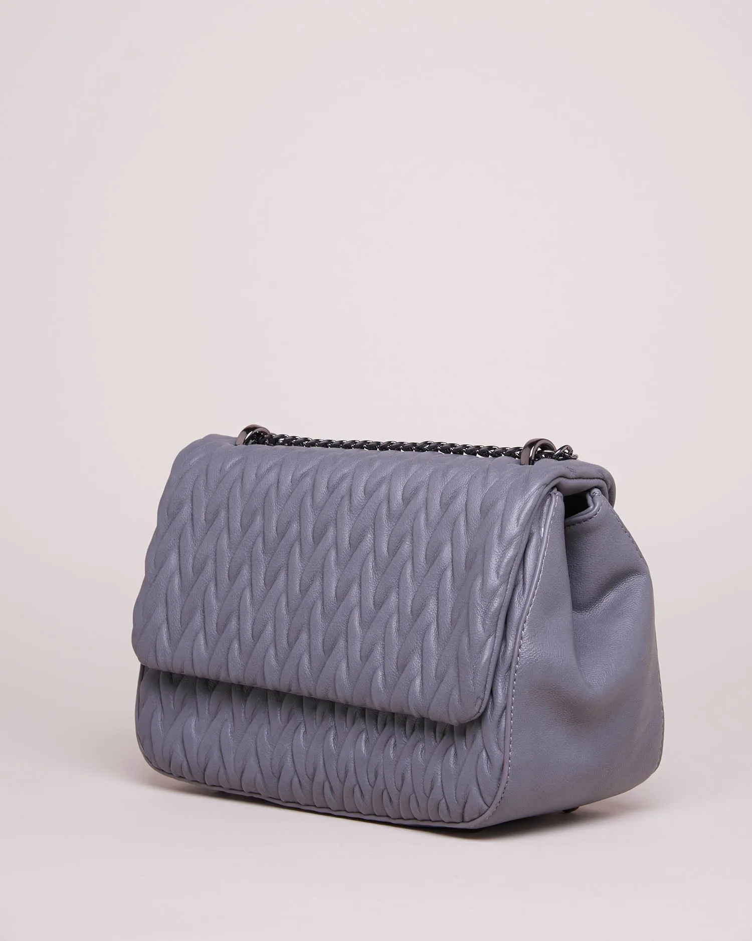 Textured bag with chain