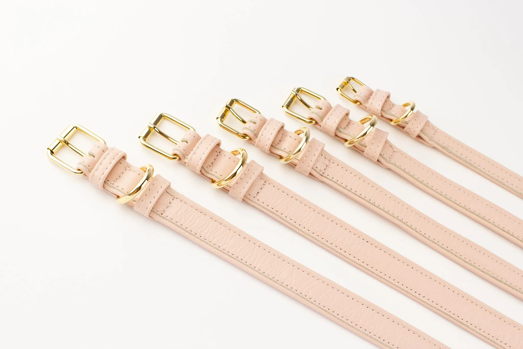Willow Walks leather collar in red